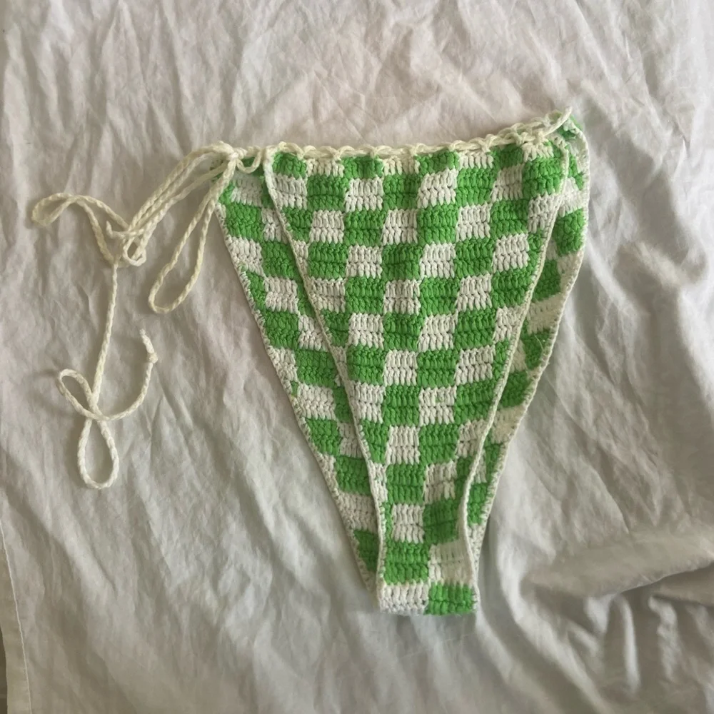 Frankie's Bikinis Green and White Crochet Bikini Bottom Size Large
